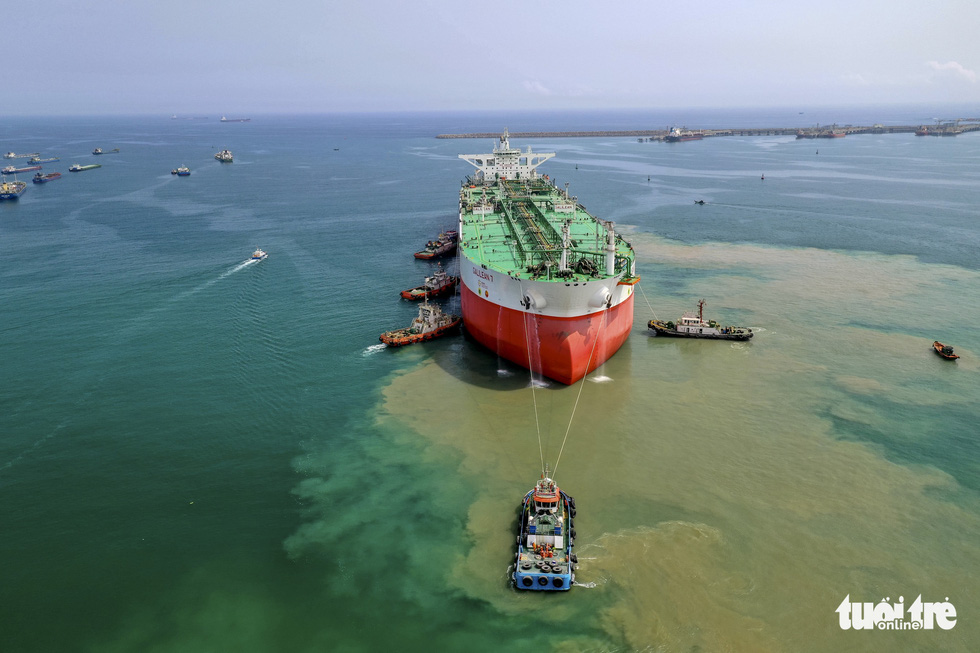 Vietnam’s shipyard builds world’s largest floating oil storage tank for Nigerian billionaire