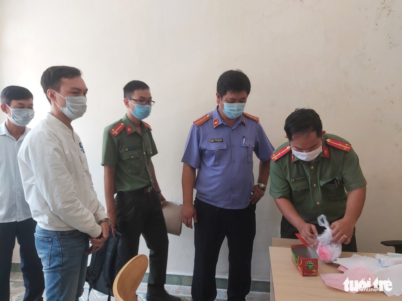 Man captured for helping foreigners enter Vietnam in guise of experts