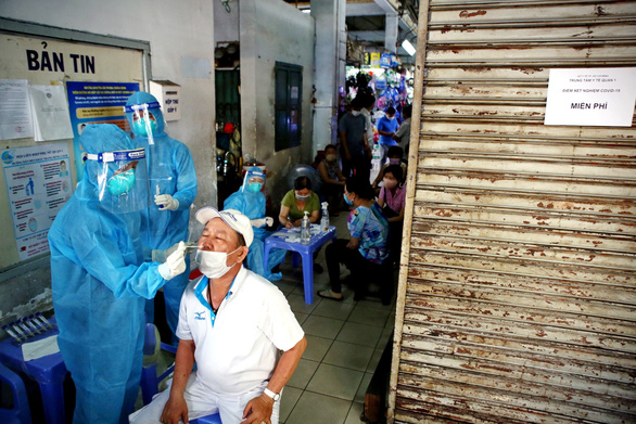 Vietnam records daily increase of 52 local coronavirus infections: health ministry’s midday update