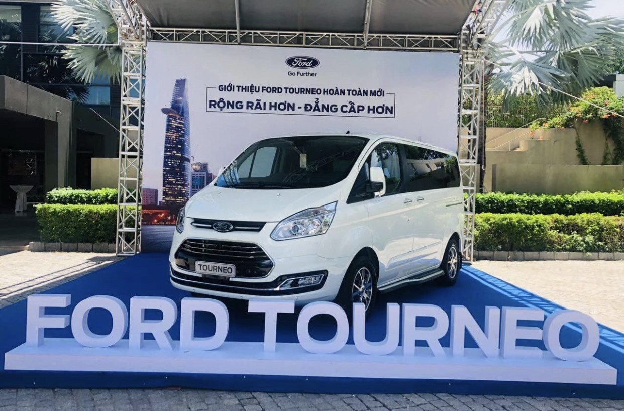 Ford stops assembling Tourneo cars in Vietnam due to poor market demand