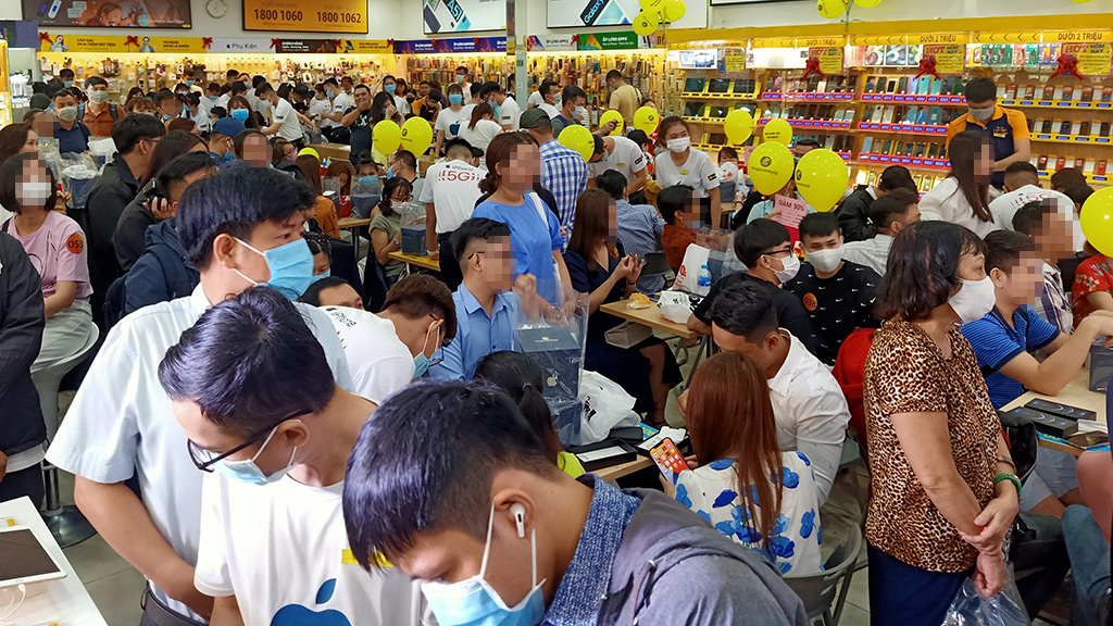 Vietnamese electronics retailers rush to expand distribution networks
