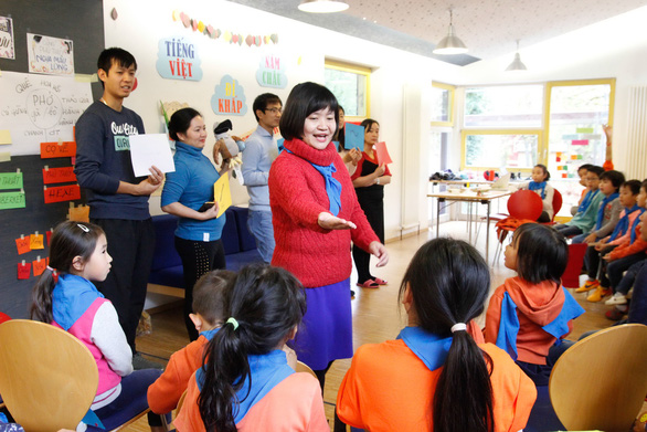 Educator nurtures mother tongue among overseas Vietnamese communities