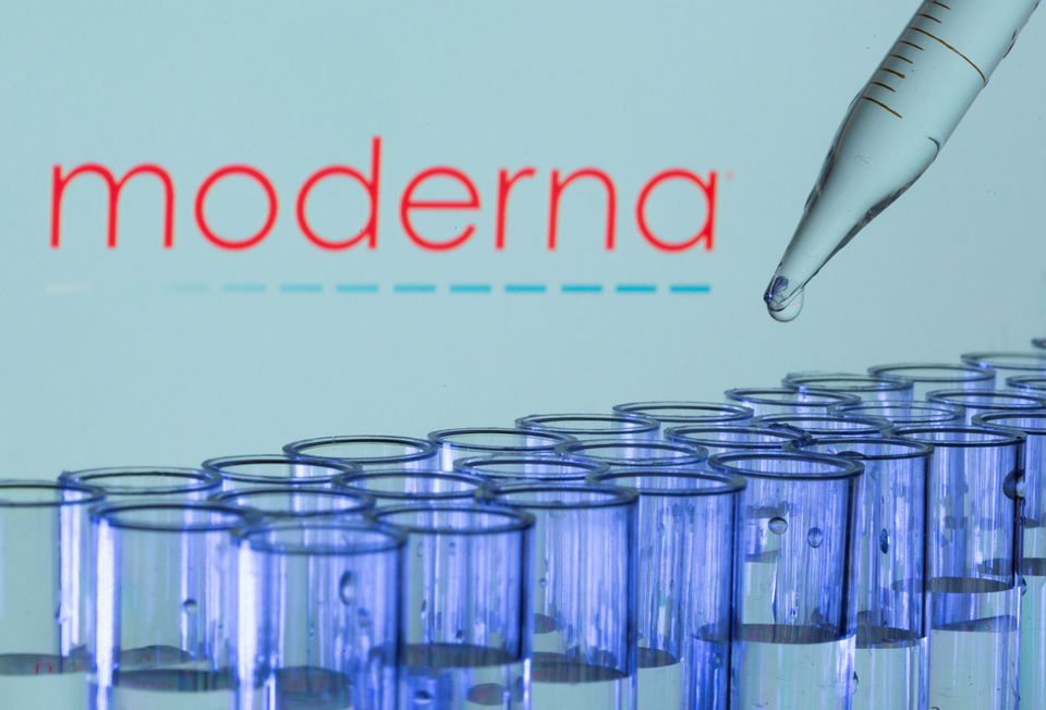 Vietnam in talks to secure COVID-19 vaccines from Moderna