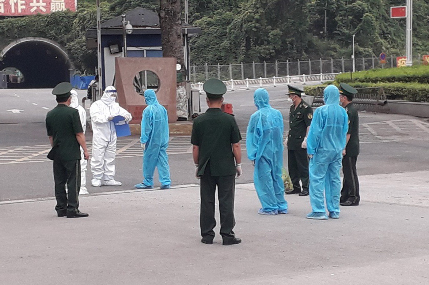 Vietnam deports three Chinese border jumpers