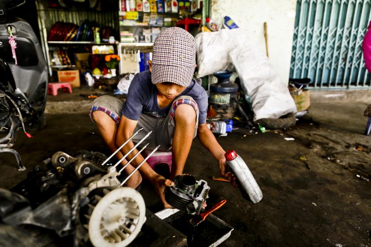 Pandemic forces Vietnamese children to drop out, join labor force: UNICEF, ILO