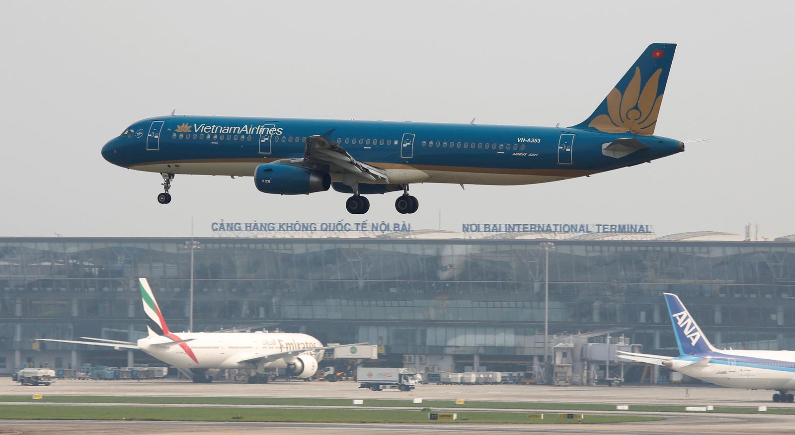 Three banks pledge interest-free loans to prop up Vietnam Airlines