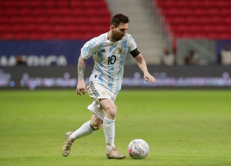 No rest for Messi in record-breaking Argentina appearance