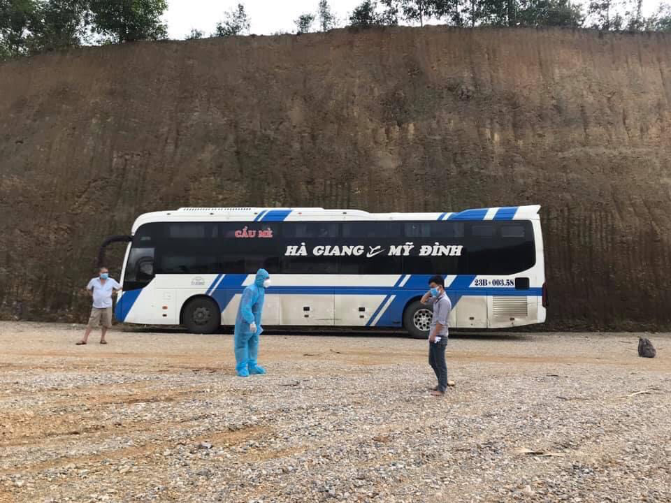 COVID-19 patient found on sleeper bus during escape from hospital in northern Vietnam