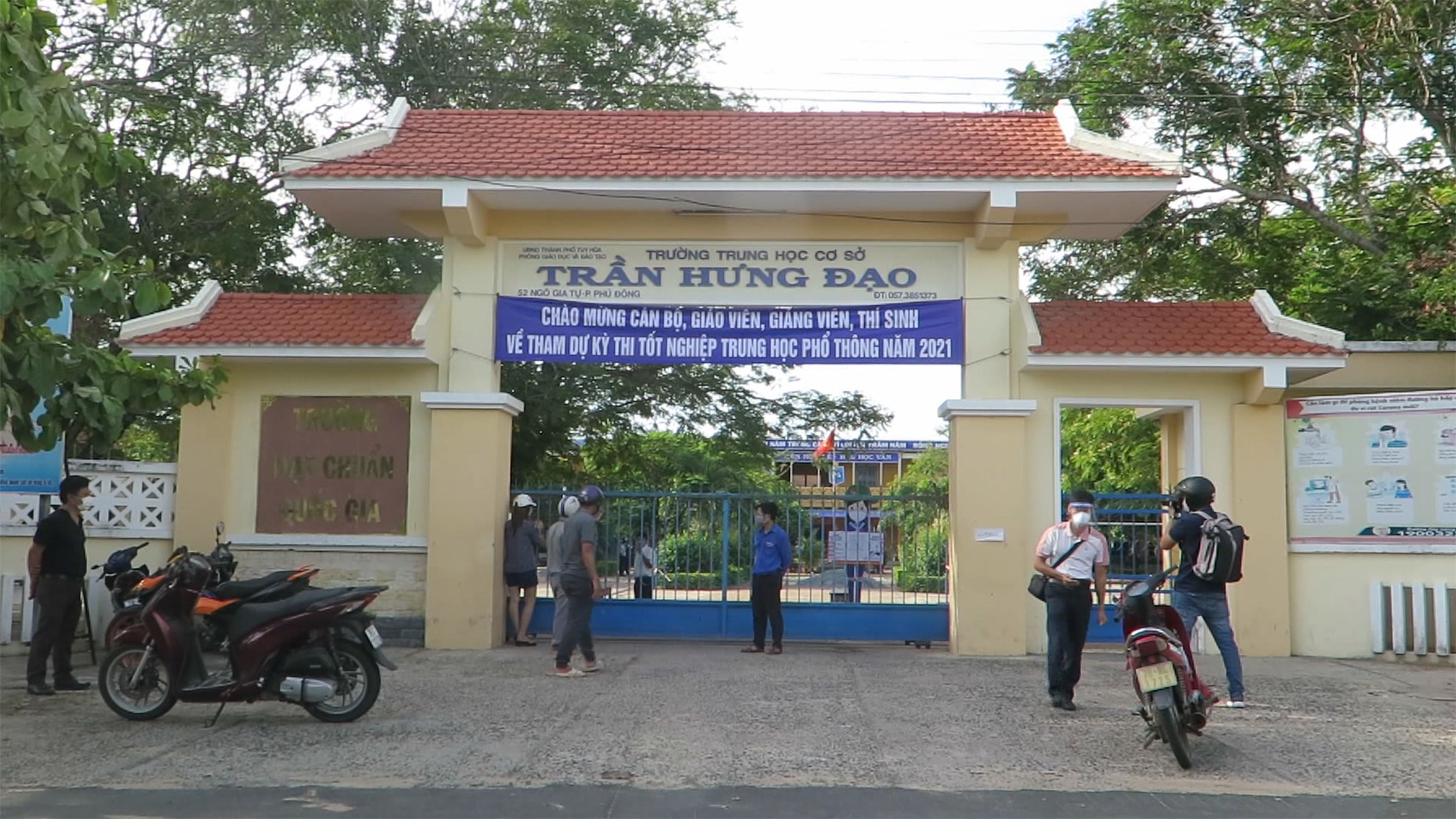 Vietnamese province suspends graduation exam at two test sites over 166 suspected virus cases