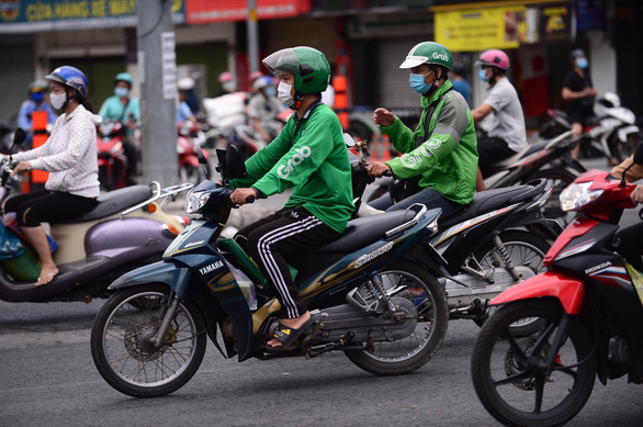 Ho Chi Minh City suspends motorbike taxis for passenger transport amid COVID-19 escalation