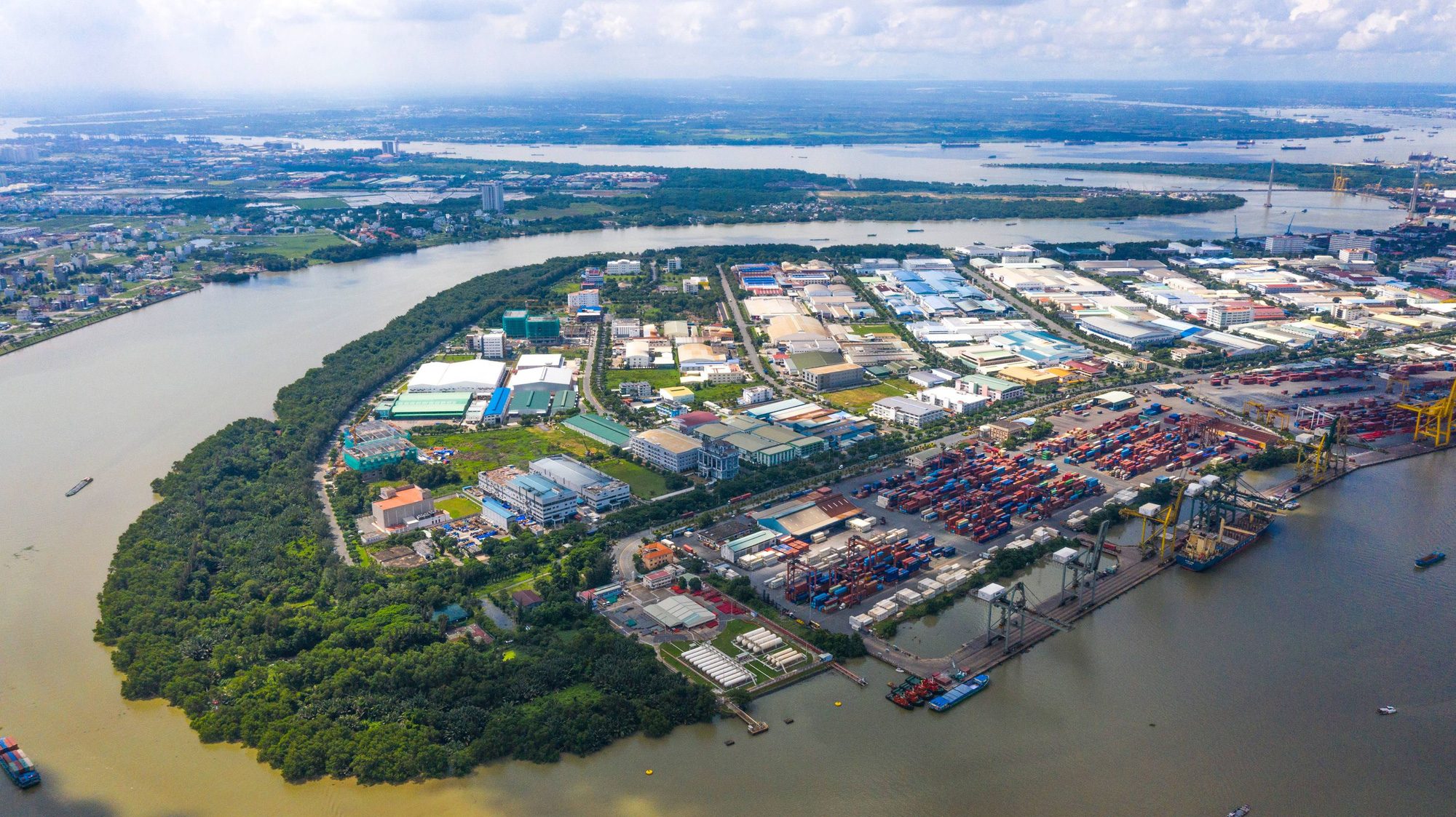 Ho Chi Minh City halts operations of companies at big export processing zone