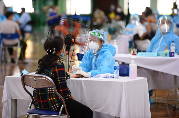 Vietnam announces daily record of over 3,400 coronavirus cases, nearly 2,700 in Saigon