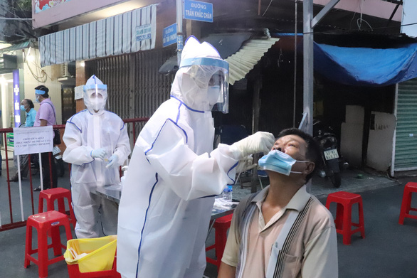 Daily coronavirus infections soar by over 3,300 in Vietnam