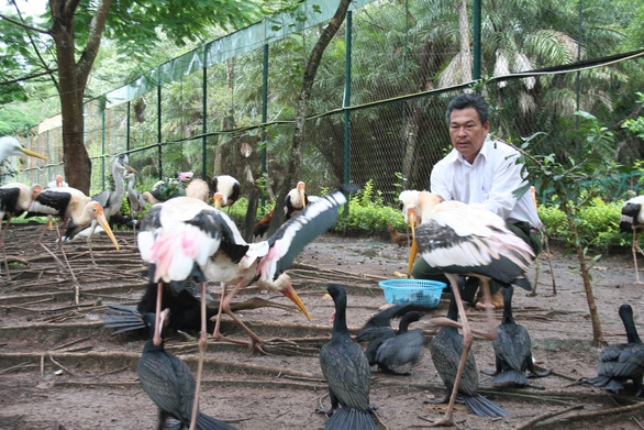 Bird raiser roams Vietnam’s Mekong Delta to pursue passion