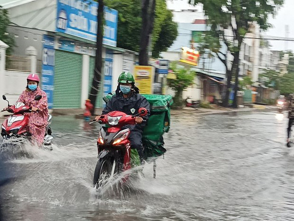Tropical depression with unpredictable movement brings widespread rain to northern Vietnam