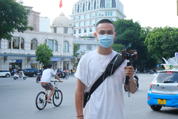 Vietnamese man’s virtual tour brings Hanoi ambience to home-bound tourists