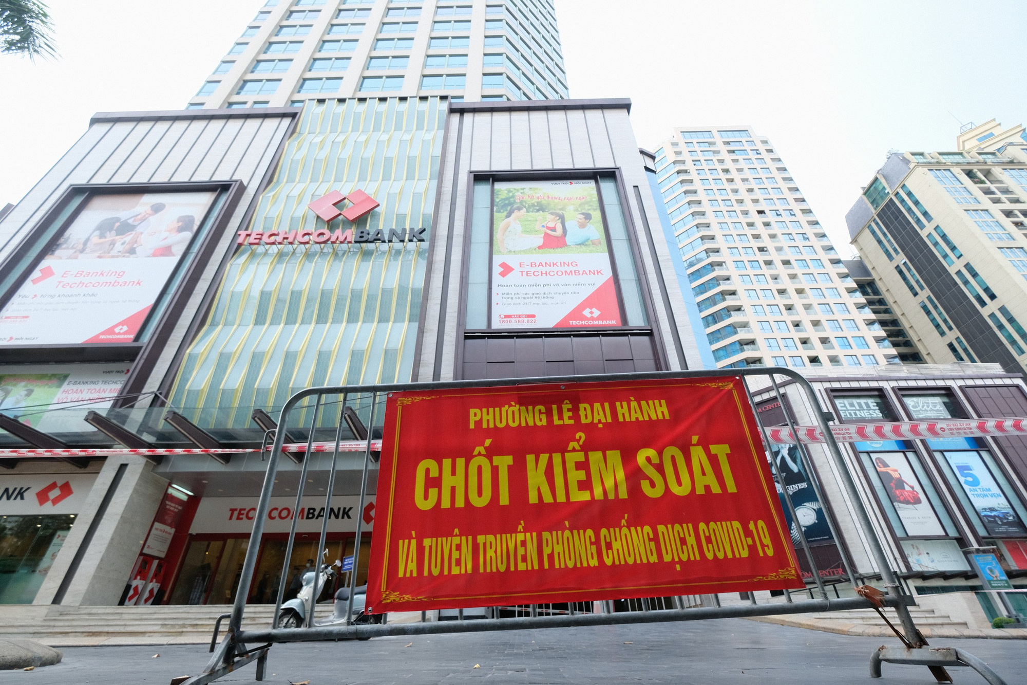 Hanoi locks down busy downtown shopping tower over suspected coronavirus infection