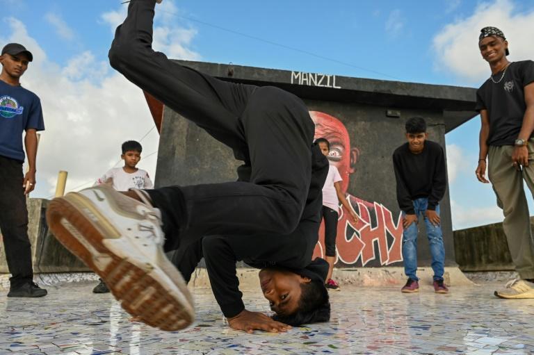 Hip-hop dream thrives in India's largest slum