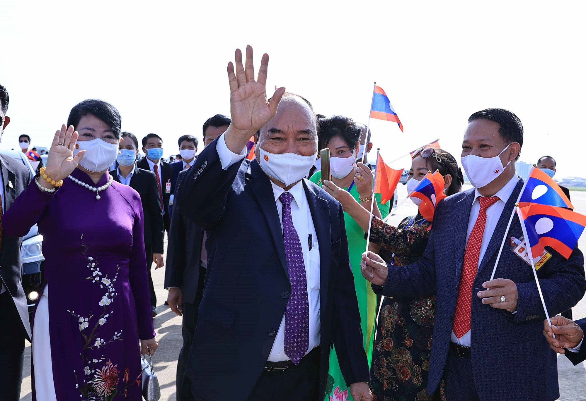 Vietnam president arrives in Laos for official visit