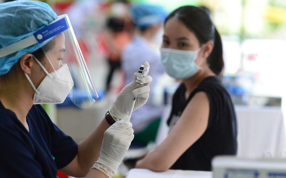 Vietnam begins clinical trials of COVID-19 vaccine based on tech transfer from US