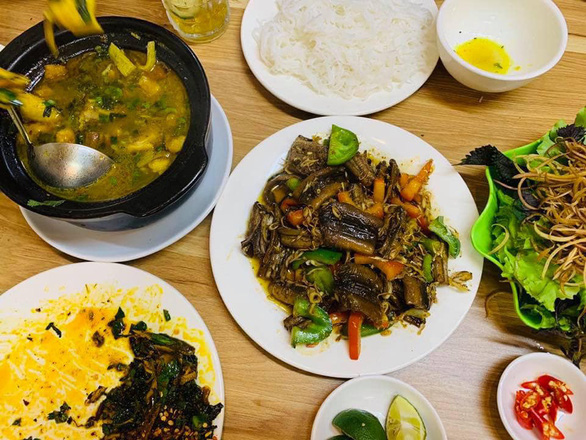 Improvised eel recipes for authentic Vietnamese taste amid downtown movement curbs