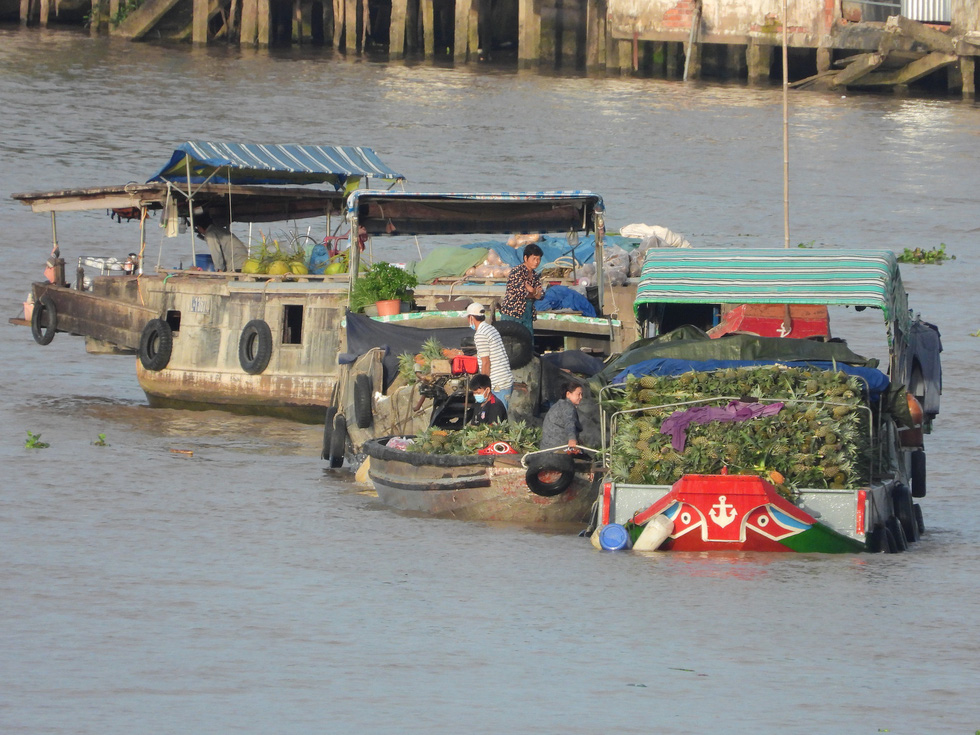 In photos: Mekong Delta’s biggest floating market quiet during social distancing