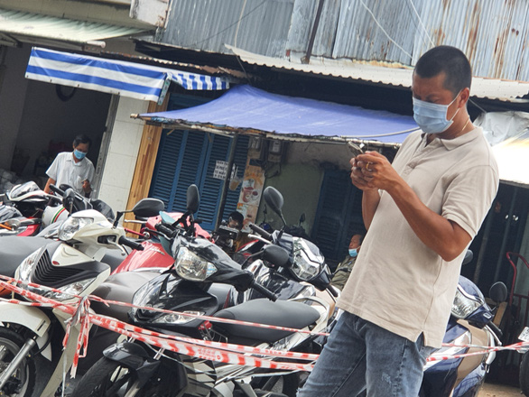 Slots for COVID-19 vaccination in Ho Chi Minh City grabbed by smugglers for resale