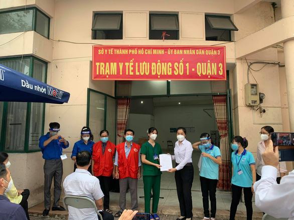 Six first mobile medical stations for COVID-19 patients launched in Ho Chi Minh City