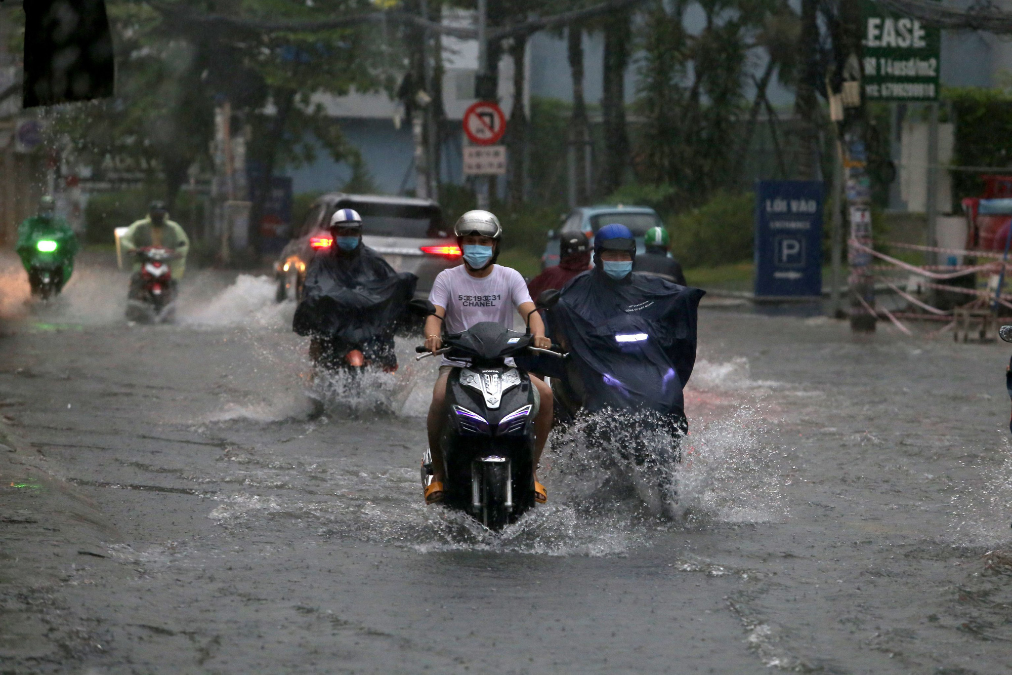 Downpours to batter southern Vietnam this week
