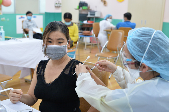 Vietnam’s health ministry approves mixing Moderna, Pfizer-BioNTech vaccines due to short supply