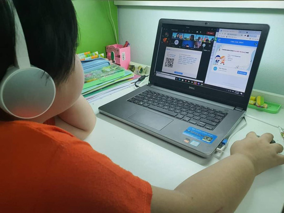 Vietnam to give 1 million computers for K-12 students’ online studies this year