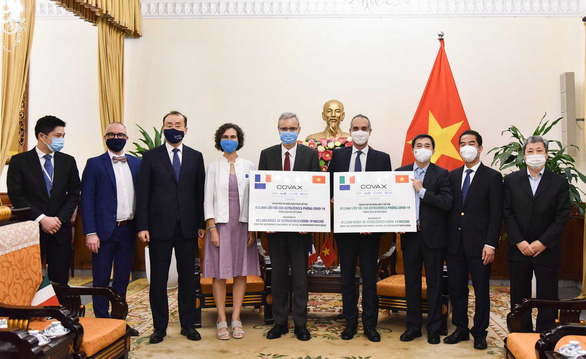 Vietnam receives nearly 1.5 million COVID-19 vaccine doses from France, Italy