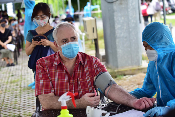 4,000 foreigners get COVID-19 vaccination in Hanoi