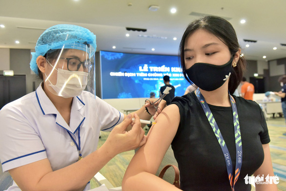 Ho Chi Minh City cuts AstraZeneca vaccine dose gap to six weeks