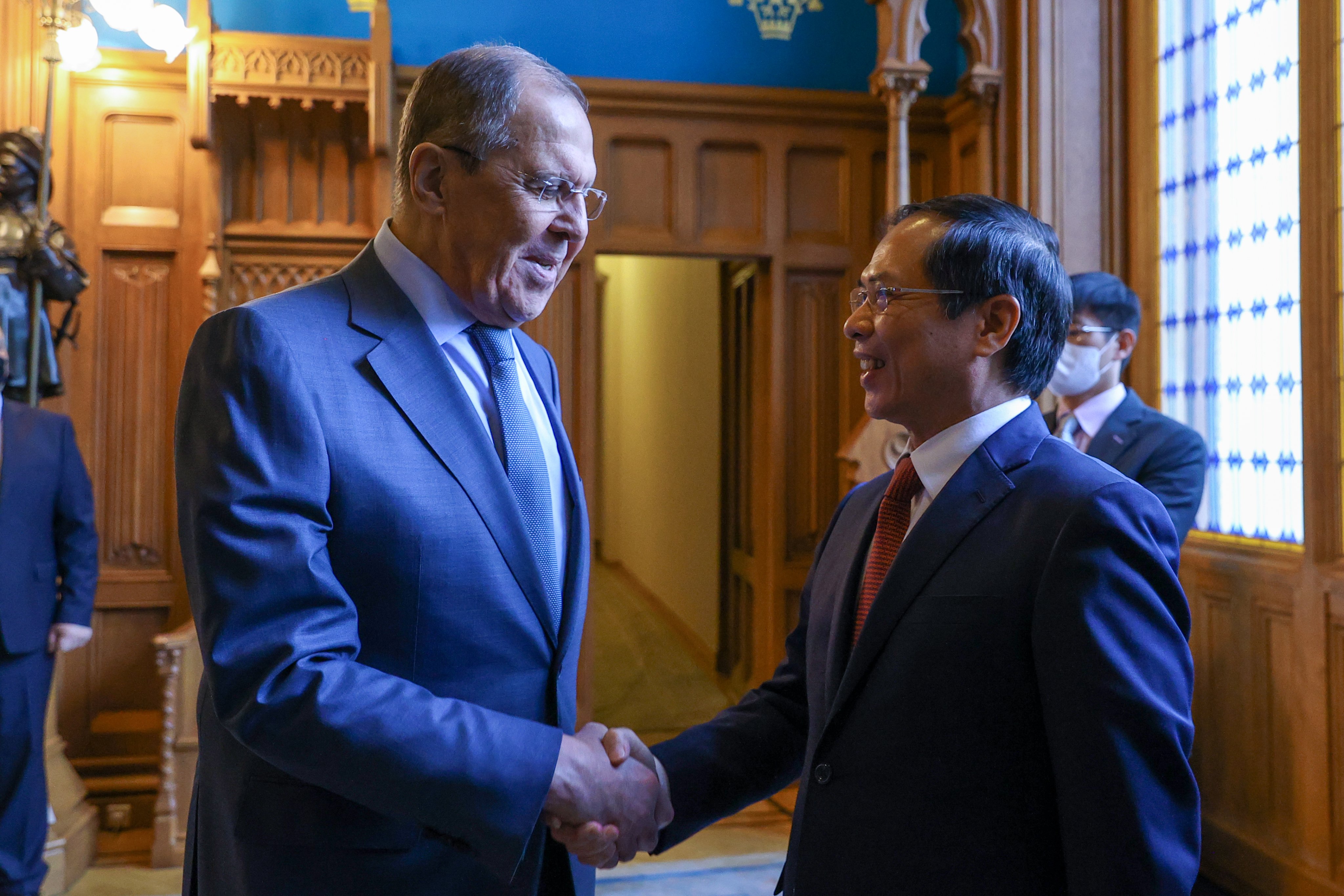 Vietnam seeks Russia’s support in COVID-19 vaccine production technology transfer