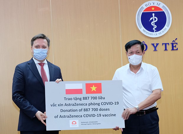Vietnam gets nearly 2 million COVID-19 vaccine doses donated by Poland, S. Korea