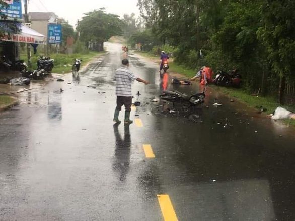 Motorcycle crash kills 3, injures 2 in central Vietnam