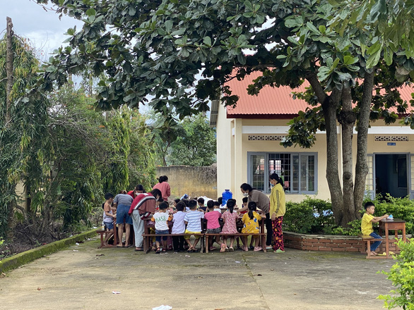 Vietnam’s elementary school locked down as rapid COVID-19 test finds siblings positive