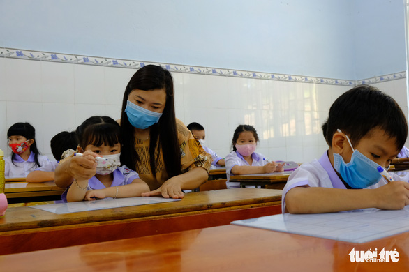 Vietnamese provinces reconsider face-to-face learning as more students positive for COVID-19