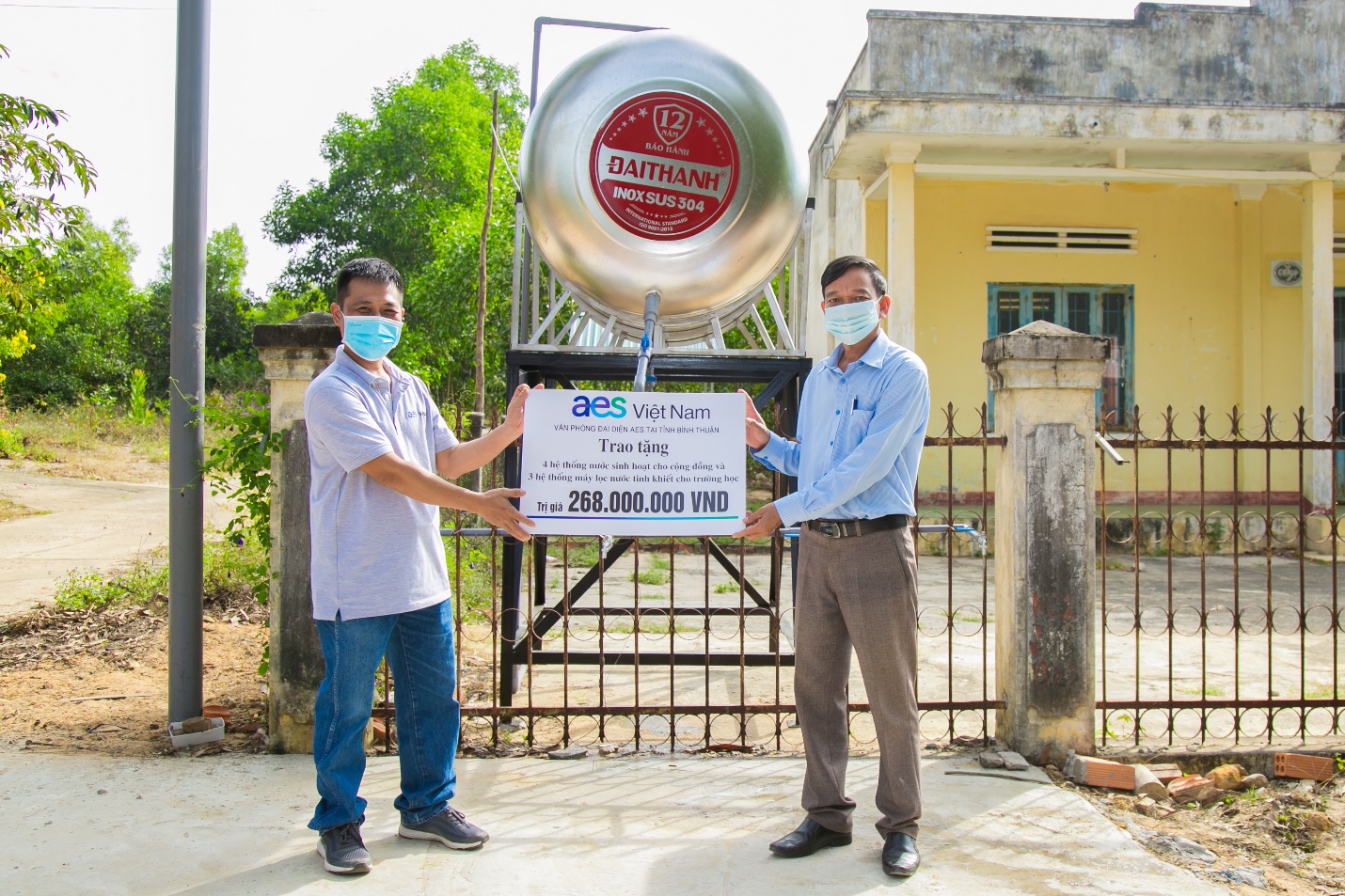 AES Vietnam helps provide clean water to 2,600 residents, students in Binh Thuan Province