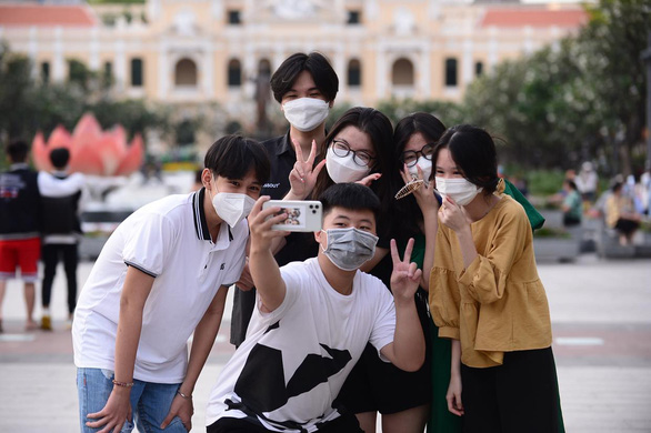 Vietnam announces 16,948 new coronavirus cases, 221 deaths