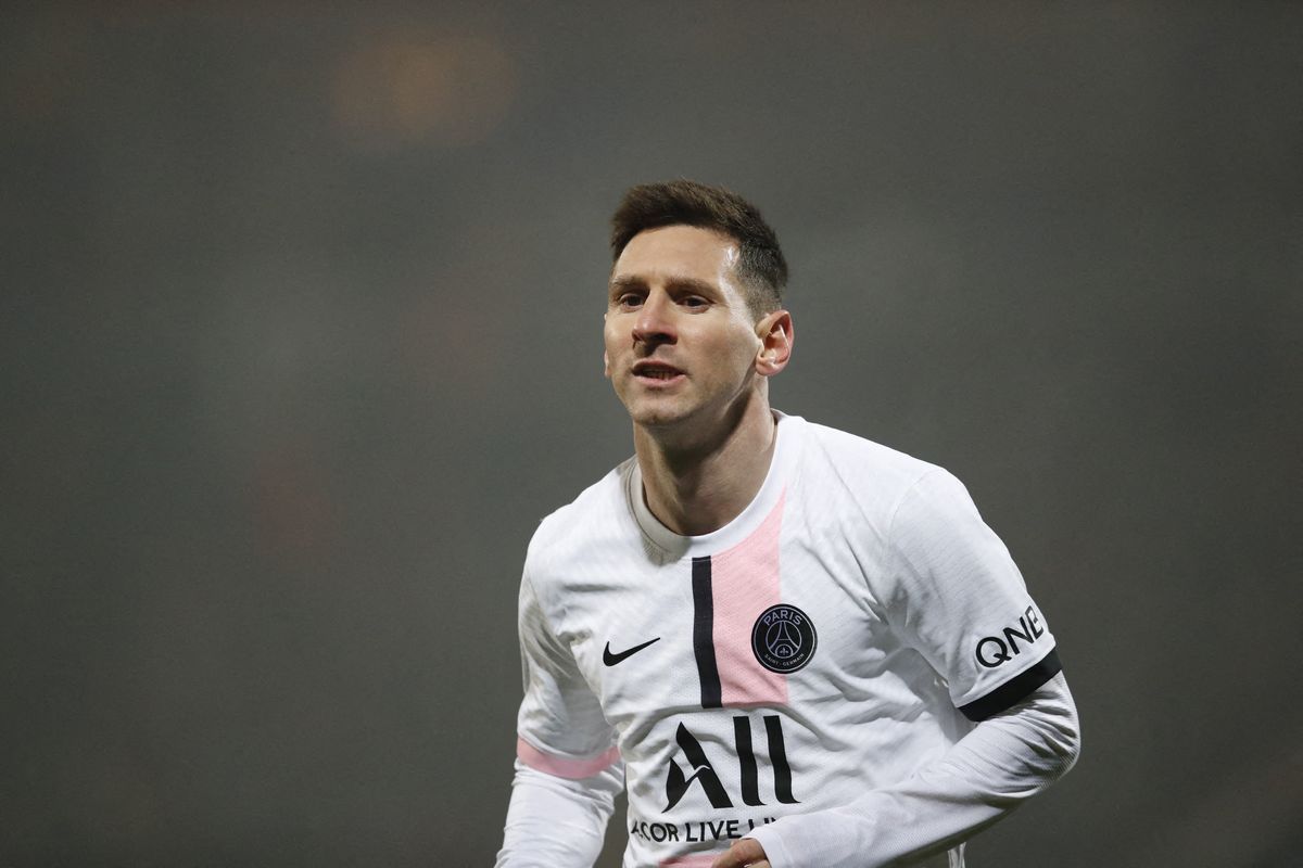 PSG's Messi and three others test positive for COVID-19