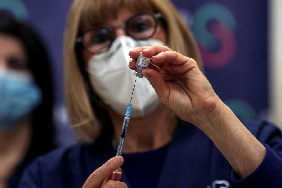 Israel to offer fourth COVID vaccine shot to over 60s, medical staff