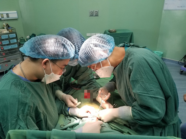 Vietnamese Doctors Remove Magnetic Toy Balls From Month Old Babys Abdomen Tuoi Tre News
