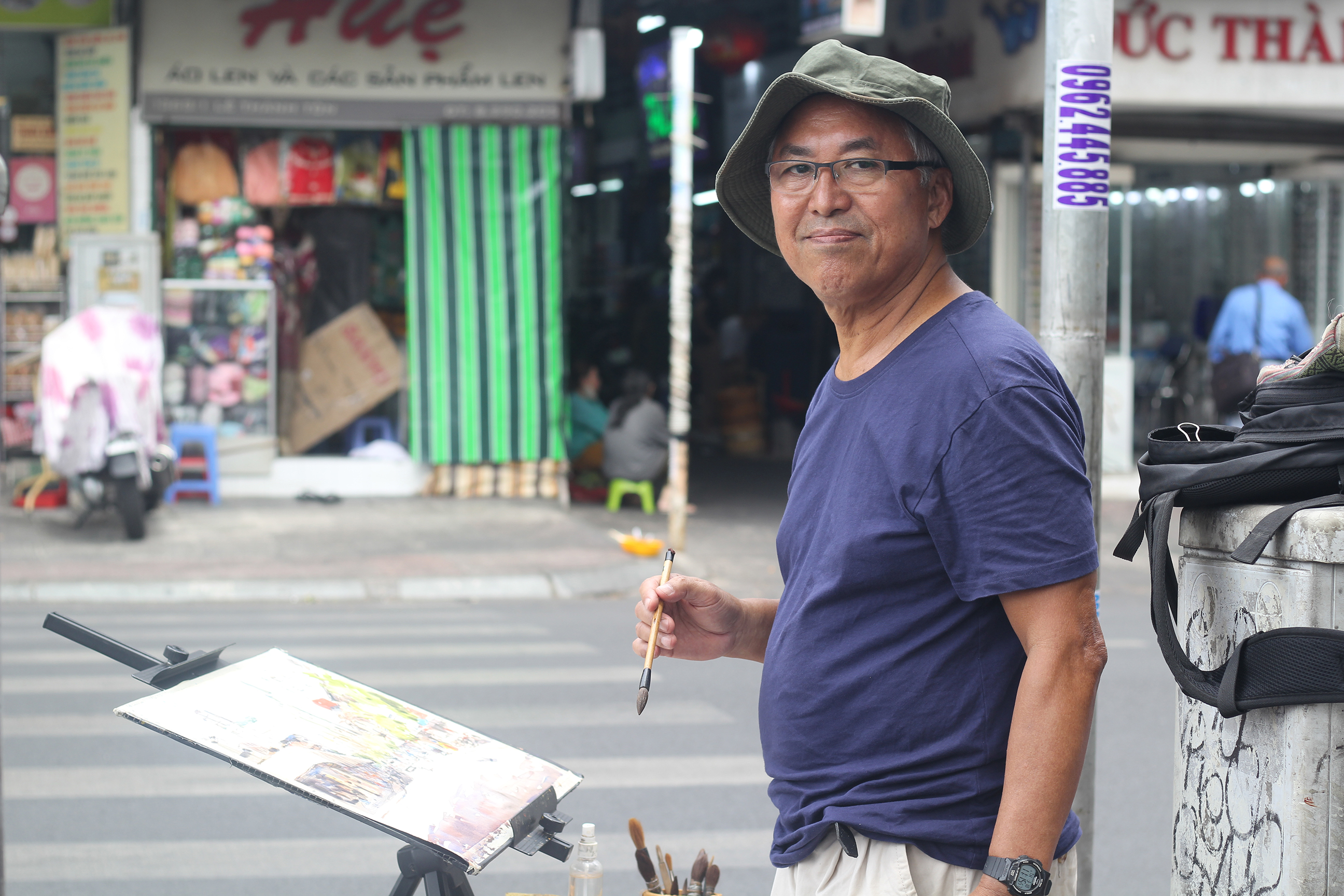 French artist showcases Vietnam-themed paintings in Ho Chi Minh City