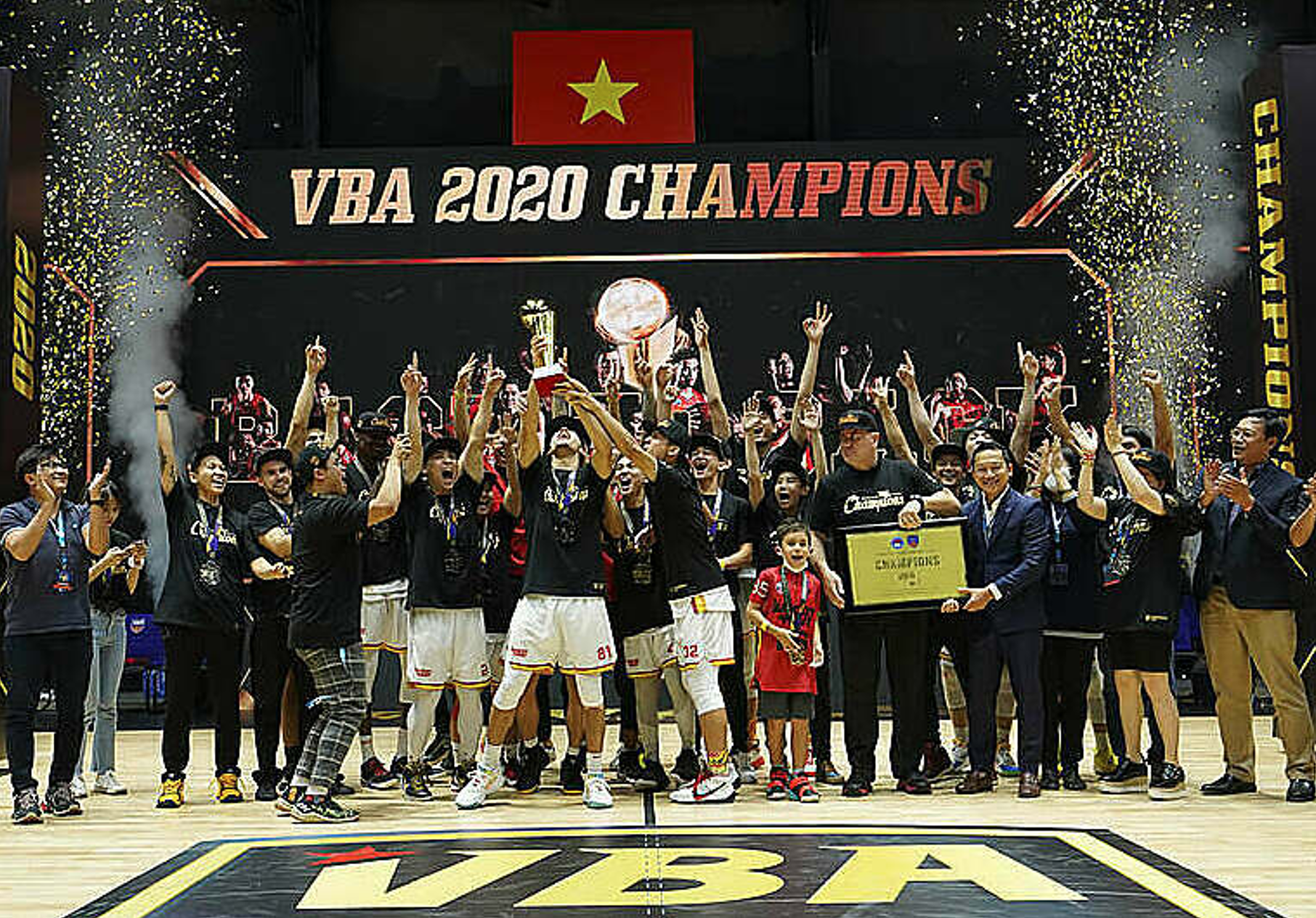 Vietnamese pro basketball clubs busy with year-end plans