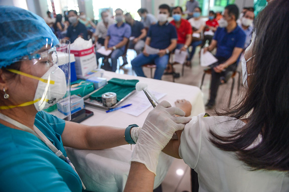 Health ministry records 15,743 more COVID-19 cases, 126 deaths in Vietnam