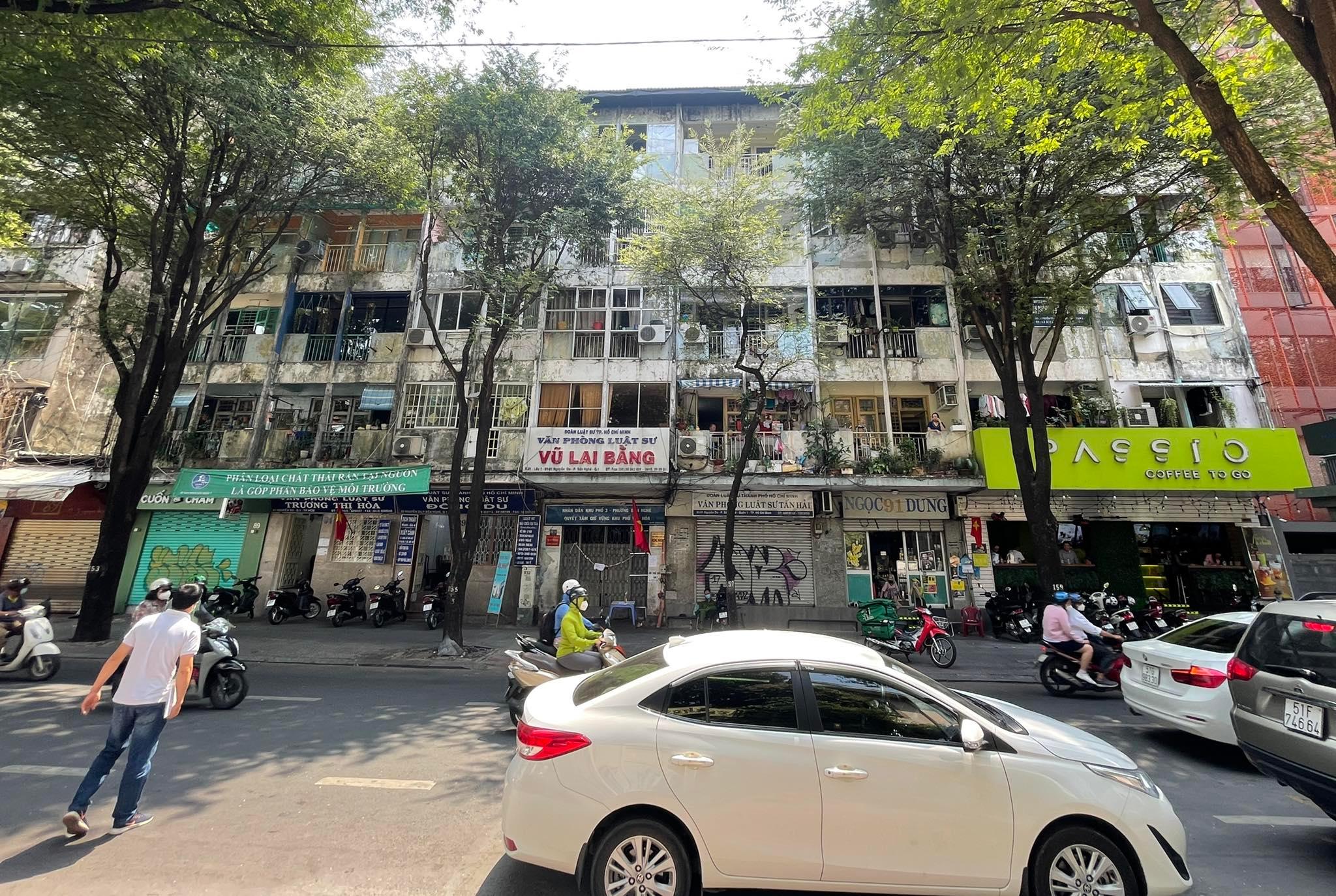 Saigon removes hour-long lockdown order at downtown condo building over new COVID-19 cluster