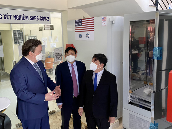 US gifts Vietnam 34 more ultra-low freezers for vaccine storage