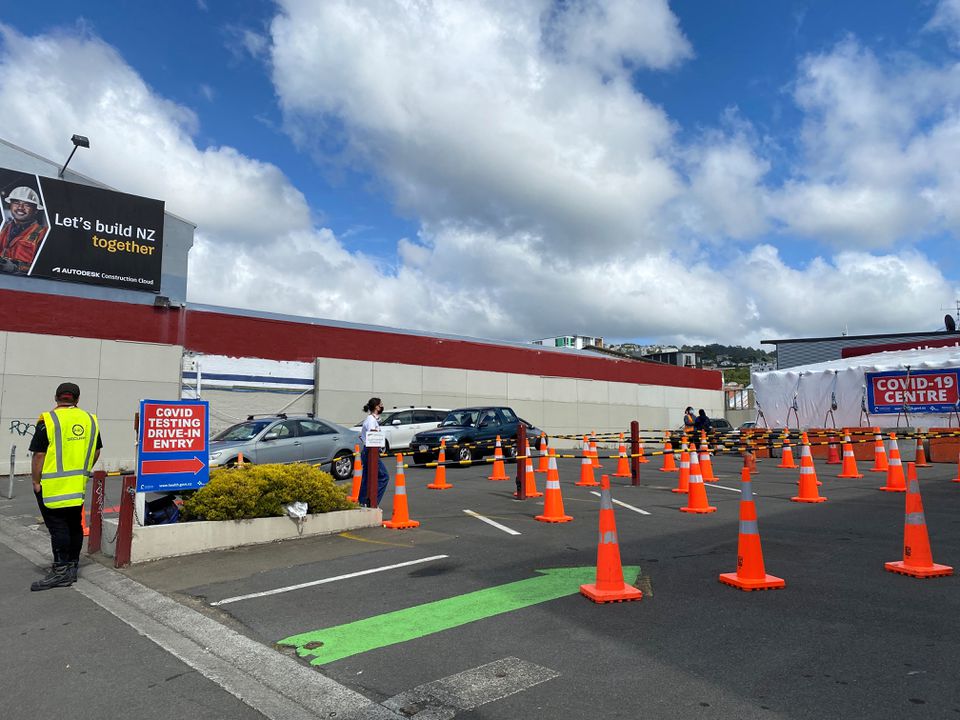 As Omicron surges, New Zealand's businesses want COVID bubble burst